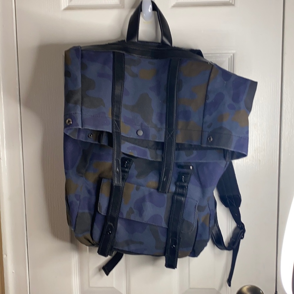 New without tags camo backpack